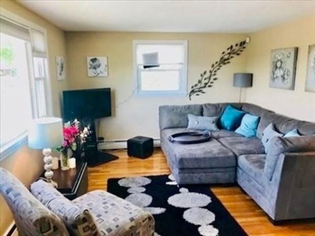 116 Upton Rd, Waltham, MA 02452