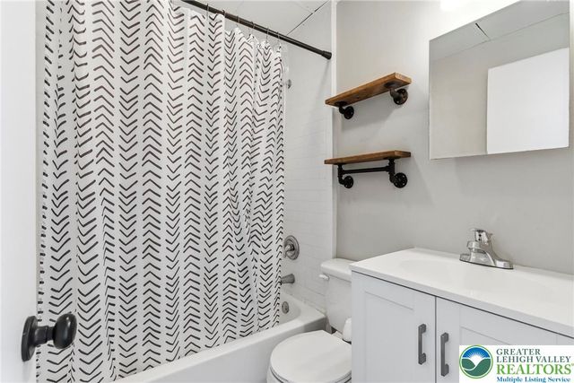 641 Martins Lane, Bethlehem City, PA 18018