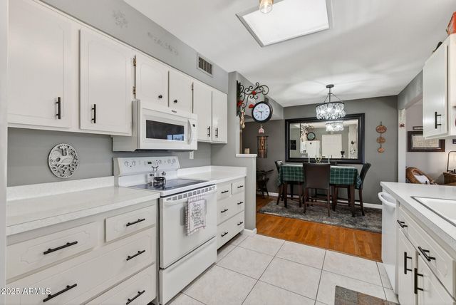 10001 W BURNS Drive, Sun City, AZ 85351