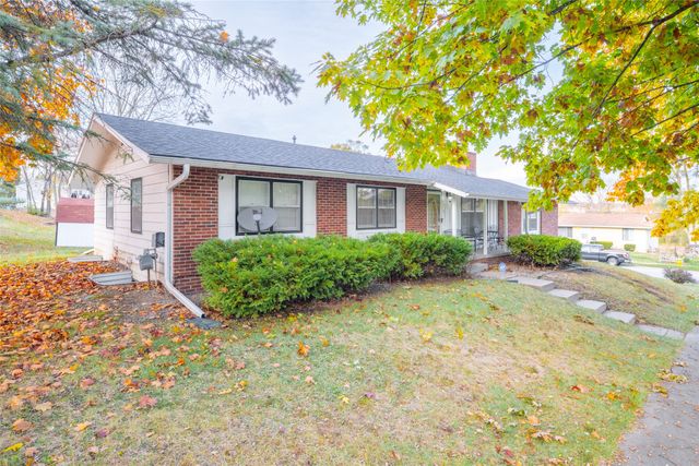 4212 Valley Circle, Des Moines, IA 50317