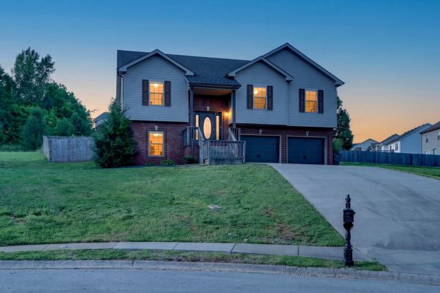 493 Comanche Ct, Clarksville, TN 37042