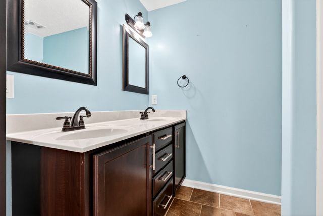 493 Comanche Ct, Clarksville, TN 37042