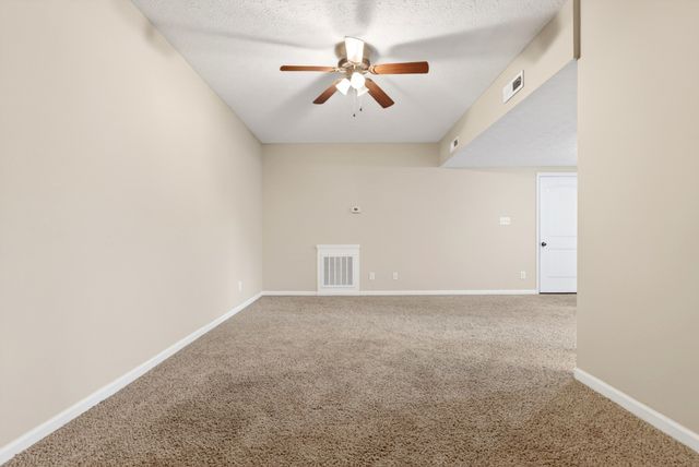 493 Comanche Ct, Clarksville, TN 37042