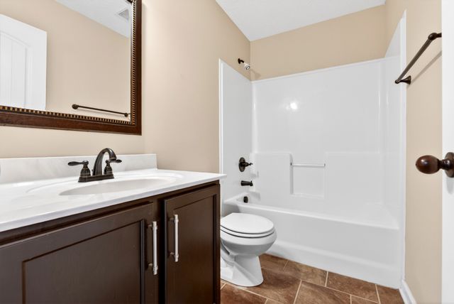 493 Comanche Ct, Clarksville, TN 37042