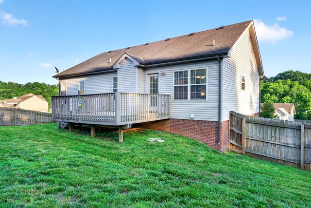 493 Comanche Ct, Clarksville, TN 37042