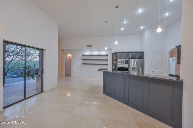 630 N Maxine Drive, Vail, AZ 85641