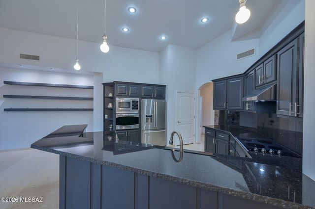 630 N Maxine Drive, Vail, AZ 85641