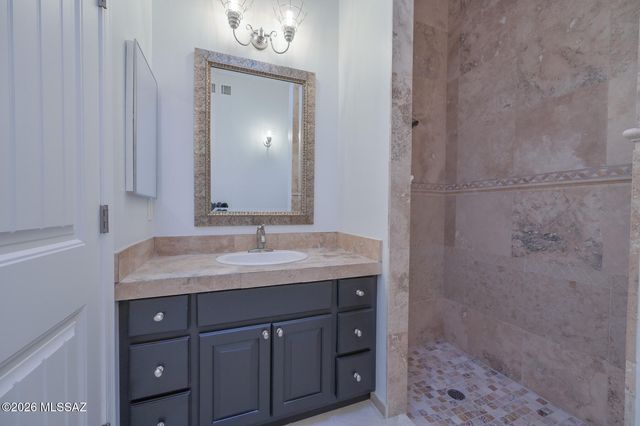 630 N Maxine Drive, Vail, AZ 85641