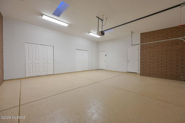 630 N Maxine Drive, Vail, AZ 85641