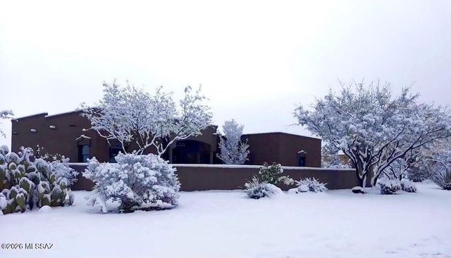 630 N Maxine Drive, Vail, AZ 85641