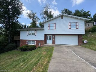 2 Franklin Dr. (Brookside), Bridgeport, OH 43935