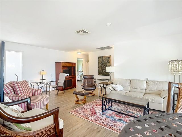 7861 Buccaneer DR, Fort Myers Beach, FL 33931