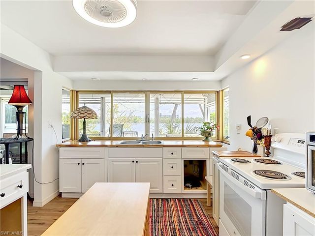 7861 Buccaneer DR, Fort Myers Beach, FL 33931