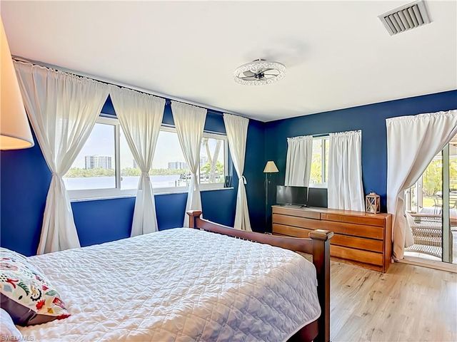 7861 Buccaneer DR, Fort Myers Beach, FL 33931
