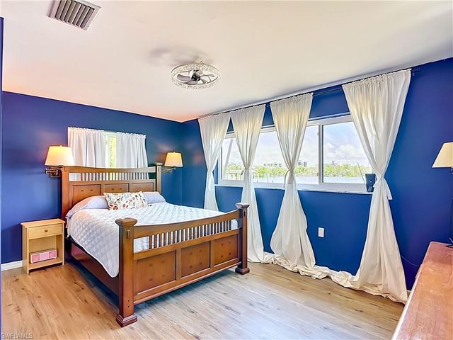 7861 Buccaneer DR, Fort Myers Beach, FL 33931