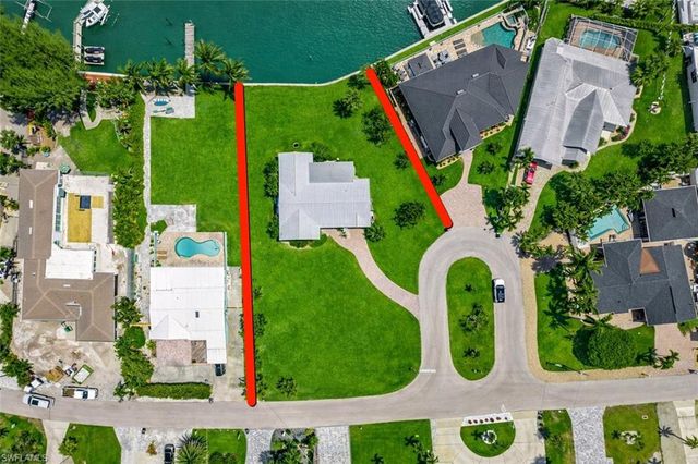7861 Buccaneer DR, Fort Myers Beach, FL 33931