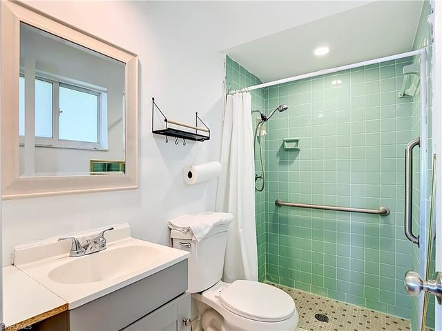 7861 Buccaneer DR, Fort Myers Beach, FL 33931