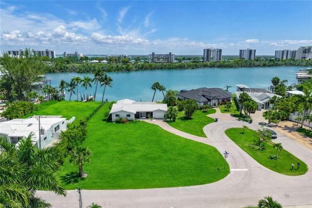 7861 Buccaneer DR, Fort Myers Beach, FL 33931