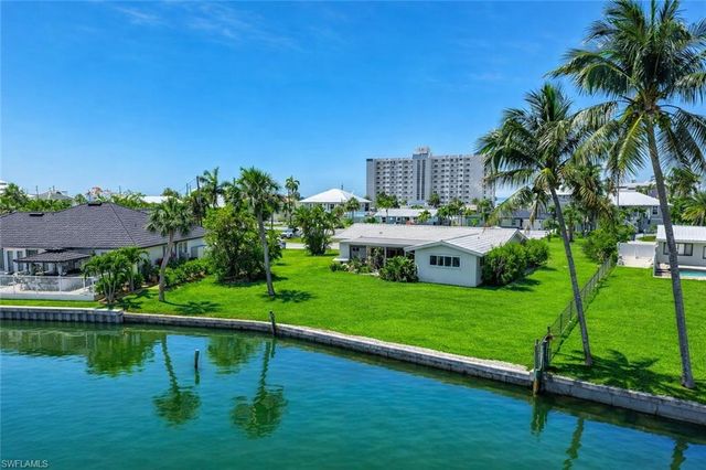 7861 Buccaneer DR, Fort Myers Beach, FL 33931