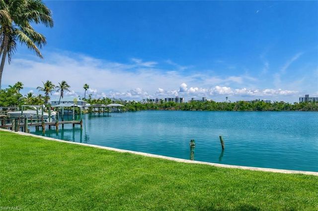 7861 Buccaneer DR, Fort Myers Beach, FL 33931