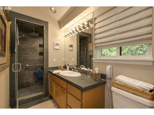 4467 THUNDER VISTA Ln, Lake Oswego, OR 97035