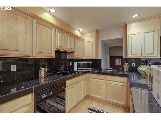 4467 THUNDER VISTA Ln, Lake Oswego, OR 97035