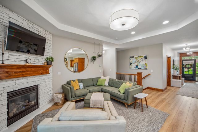 243 S 85th Street, West Des Moines, IA 50266