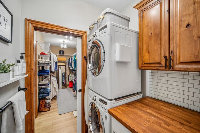 243 S 85th Street, West Des Moines, IA 50266
