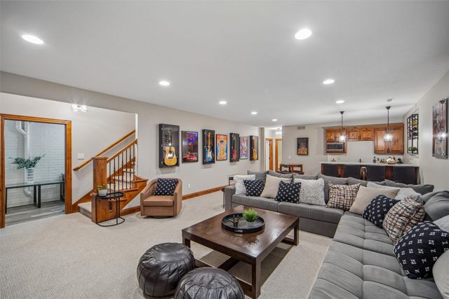 243 S 85th Street, West Des Moines, IA 50266