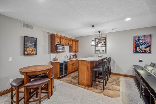 243 S 85th Street, West Des Moines, IA 50266