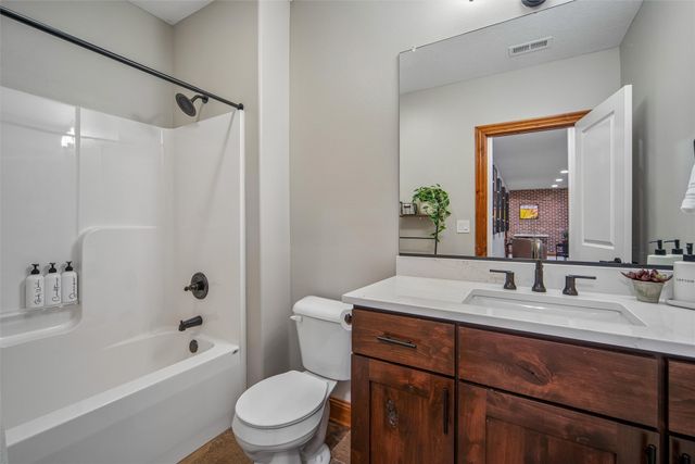 243 S 85th Street, West Des Moines, IA 50266