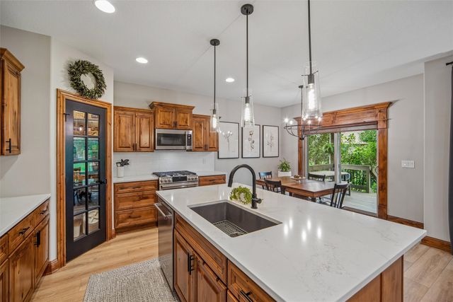 243 S 85th Street, West Des Moines, IA 50266