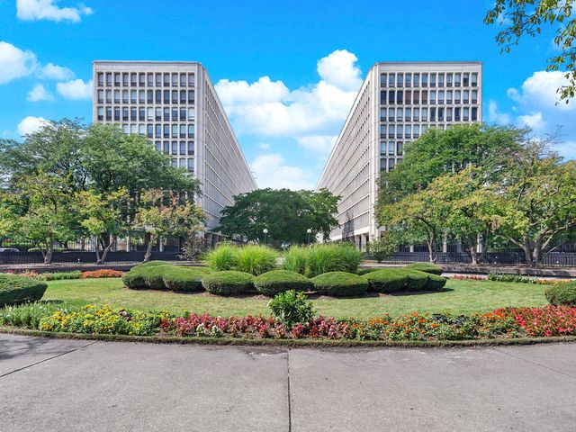 1400 E 55th Place 614S, Chicago, IL 60637