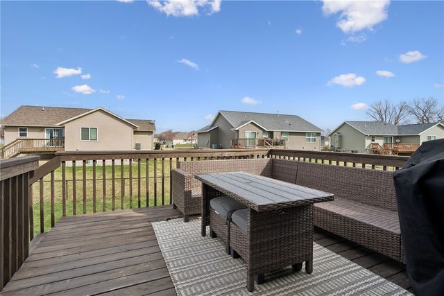 6426 Prairie Rose Circle SW, Cedar Rapids, IA 52404
