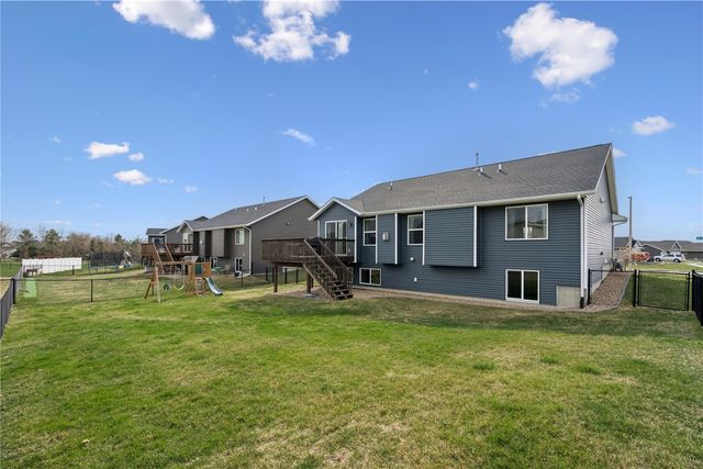 6426 Prairie Rose Circle SW, Cedar Rapids, IA 52404
