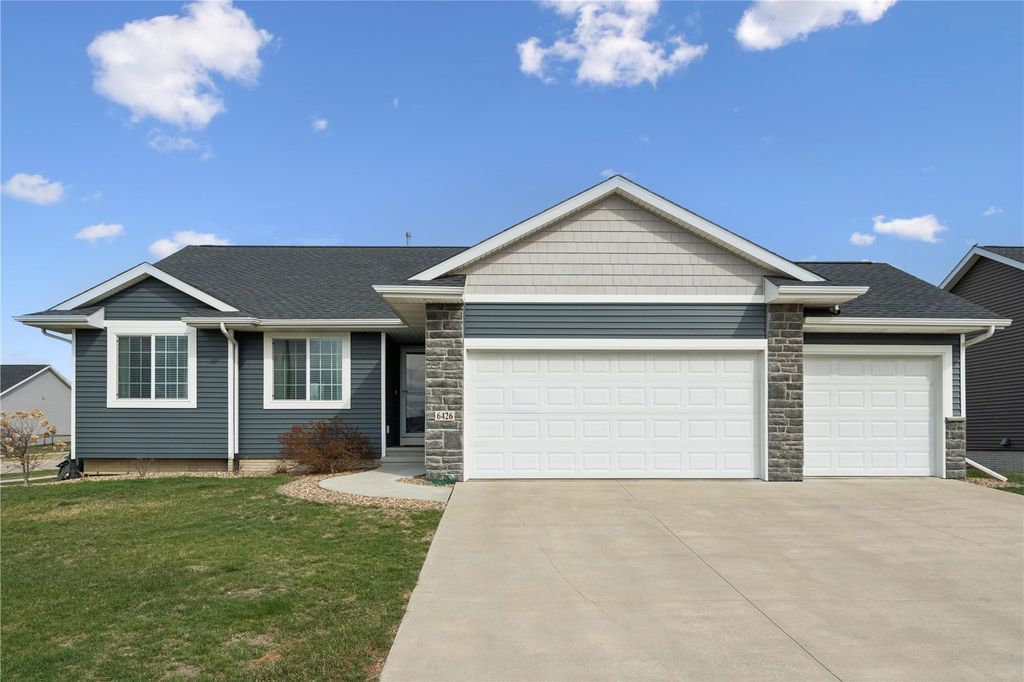 6426 Prairie Rose Circle SW, Cedar Rapids, IA 52404
