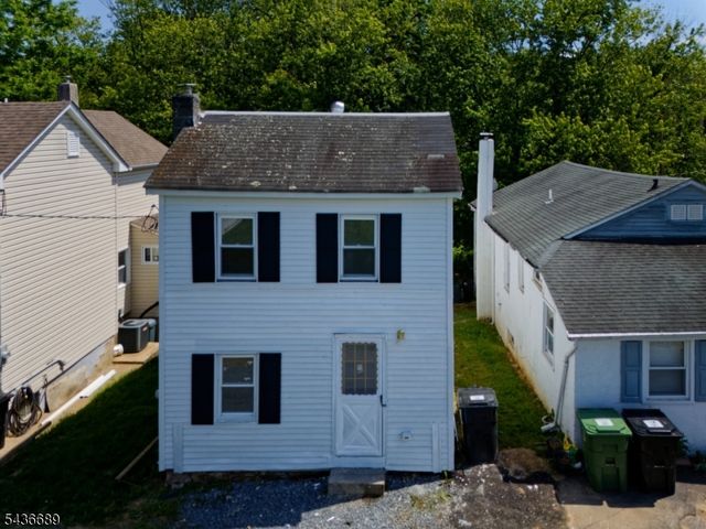 45 Mechanic St, Washington Boro, NJ 07882