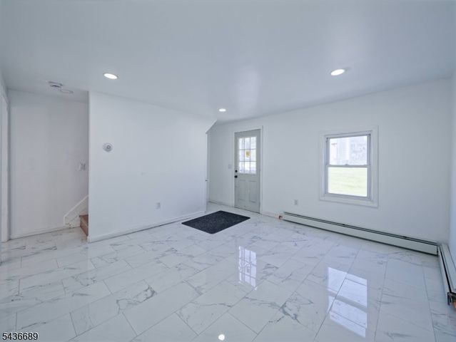 45 Mechanic St, Washington Boro, NJ 07882
