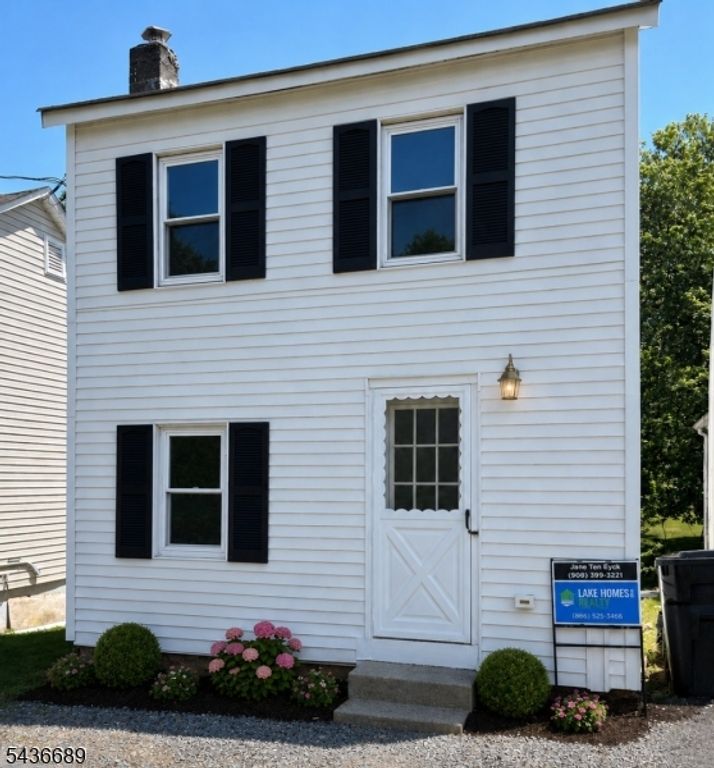 45 Mechanic St, Washington Boro, NJ 07882