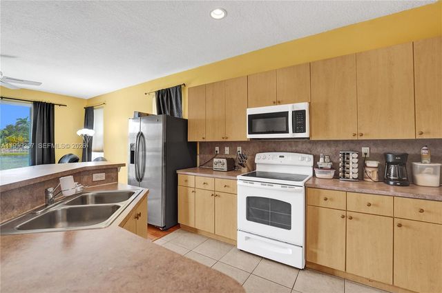 12795 SW 22nd St, Miramar, FL 33027