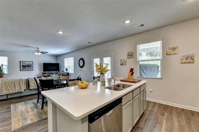147 Storm Lane, Hoschton, GA 30548