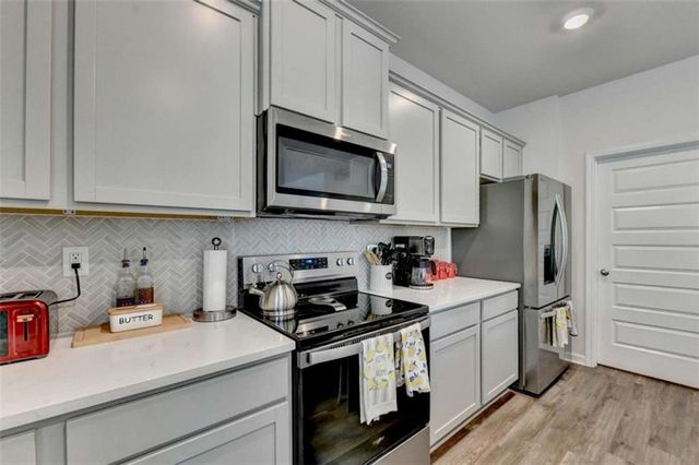 147 Storm Lane, Hoschton, GA 30548