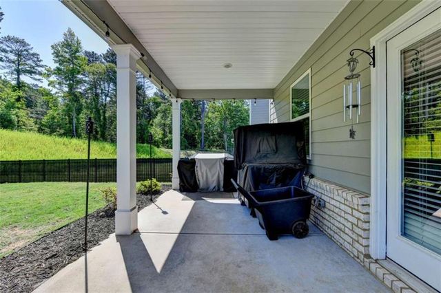 147 Storm Lane, Hoschton, GA 30548