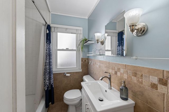 2901 Zenith Avenue N, Robbinsdale, MN 55422