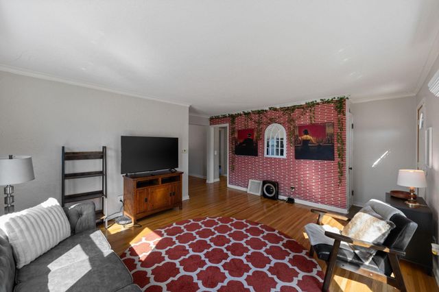 2901 Zenith Avenue N, Robbinsdale, MN 55422