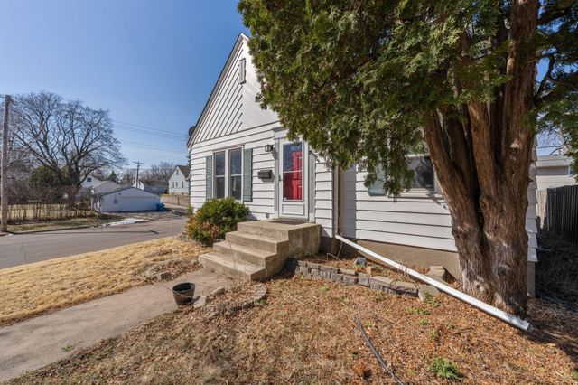 2901 Zenith Avenue N, Robbinsdale, MN 55422