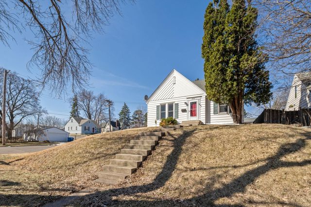 2901 Zenith Avenue N, Robbinsdale, MN 55422