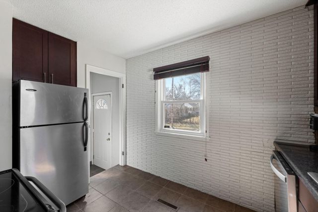 2901 Zenith Avenue N, Robbinsdale, MN 55422