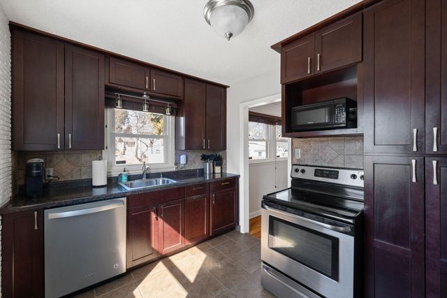 2901 Zenith Avenue N, Robbinsdale, MN 55422