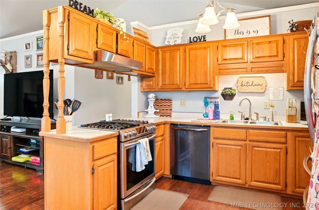 1627 S Locust Avenue, Westville, OK 74965